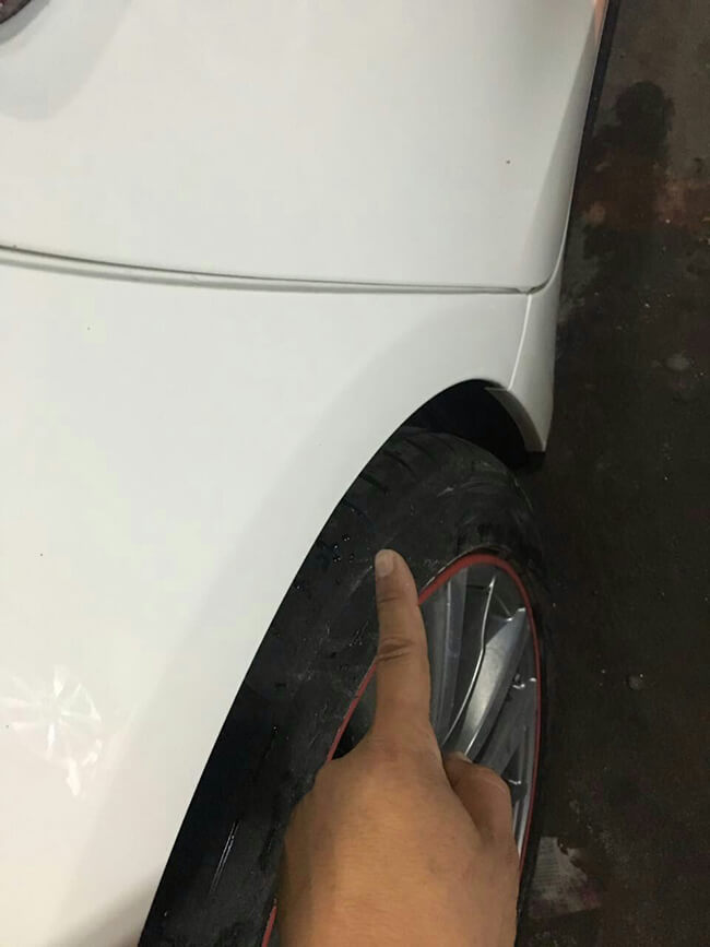 汽車的風(fēng)擋玻璃怎么保養(yǎng)？